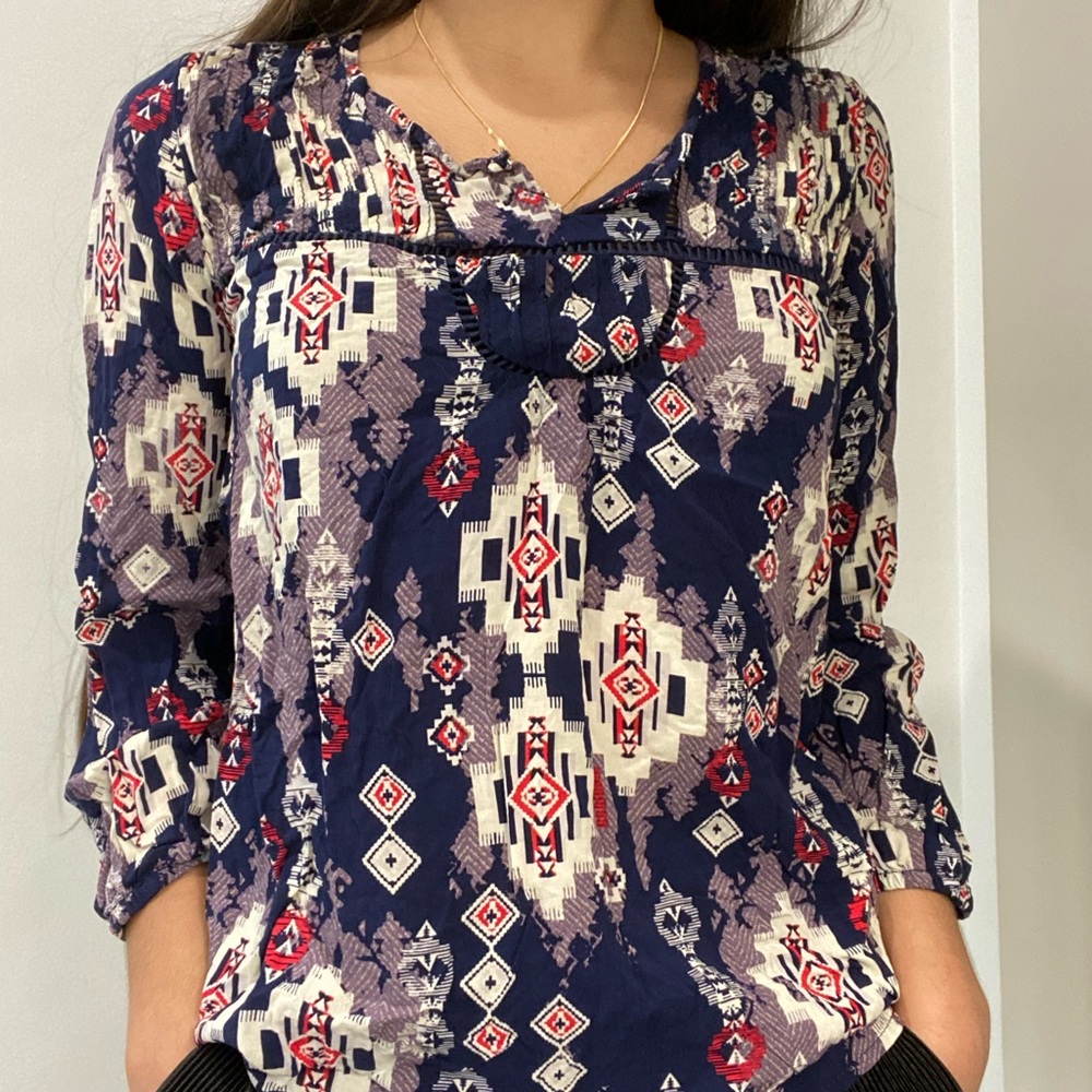 Abstract Loose Top